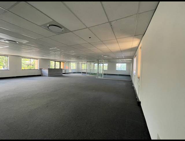 291.80M² OFFICE TO LET IN BRYANSTON